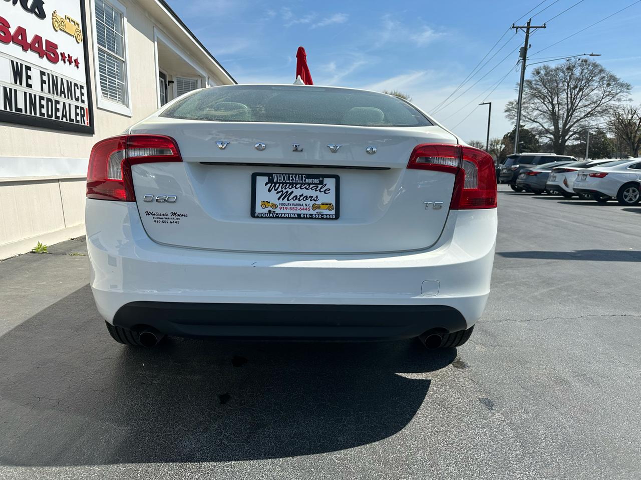 Volvo S60 FWD 4dr Sdn T5 2012