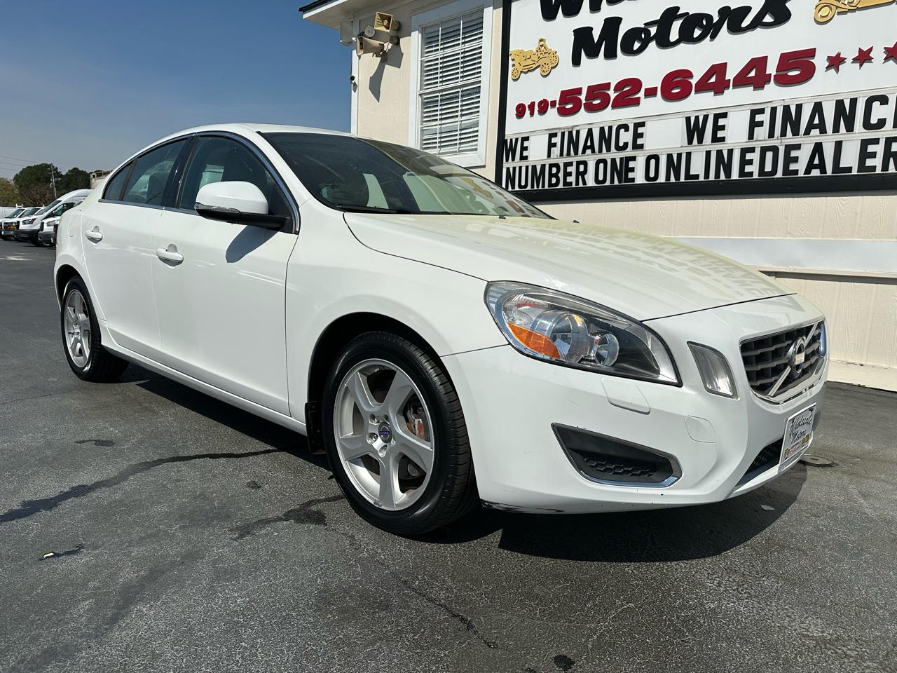 Volvo S60 FWD 4dr Sdn T5 2012