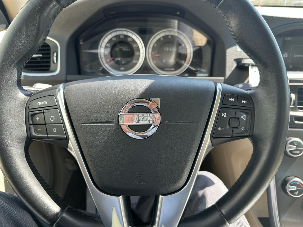 Volvo S60 FWD 4dr Sdn T5 2012