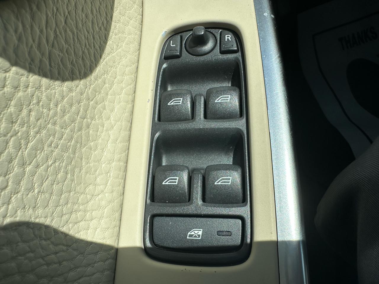 Volvo S60 FWD 4dr Sdn T5 2012