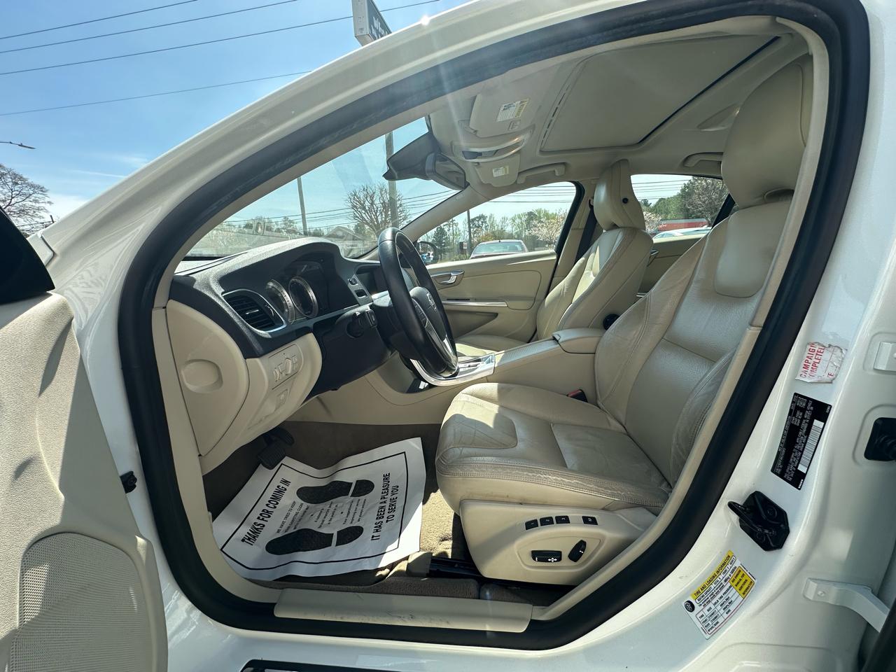 Volvo S60 FWD 4dr Sdn T5 2012