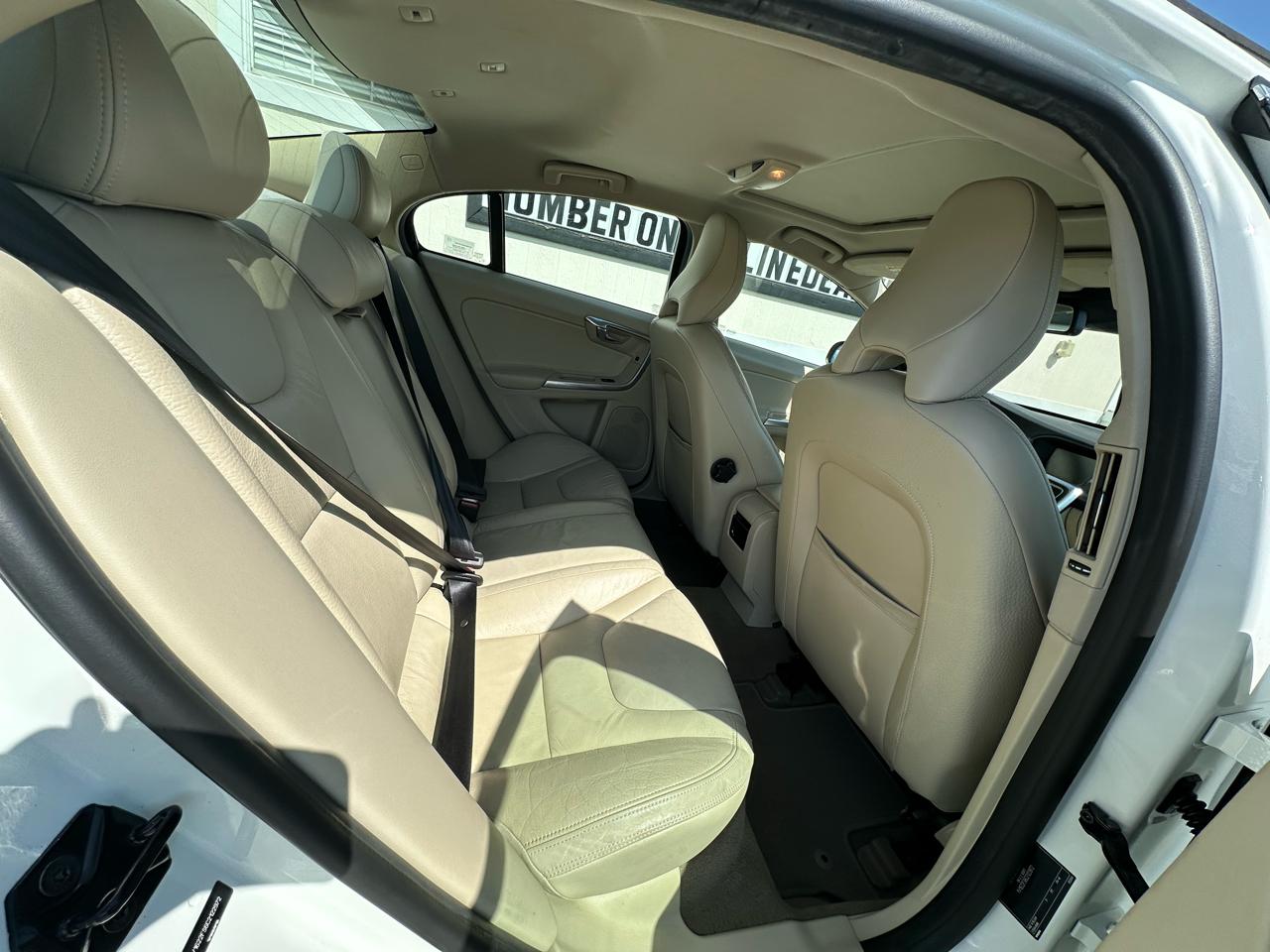 Volvo S60 FWD 4dr Sdn T5 2012