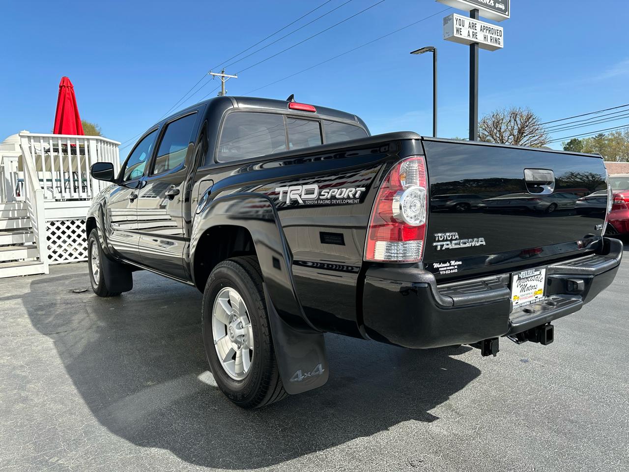 Toyota Tacoma 4WD Double Cab V6 AT (Natl) 2015