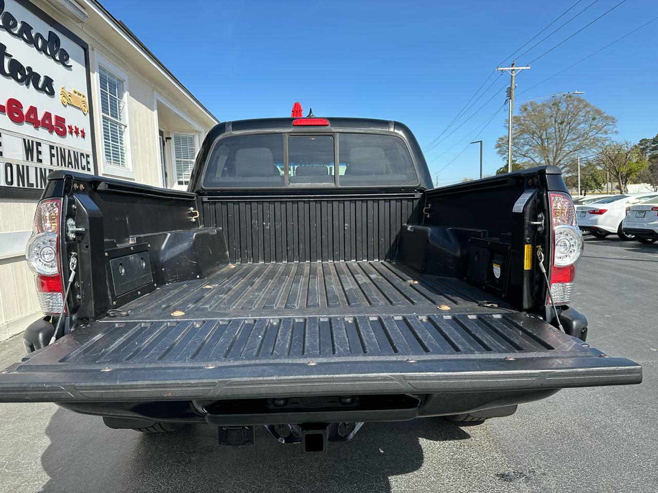 Toyota Tacoma 4WD Double Cab V6 AT (Natl) 2015