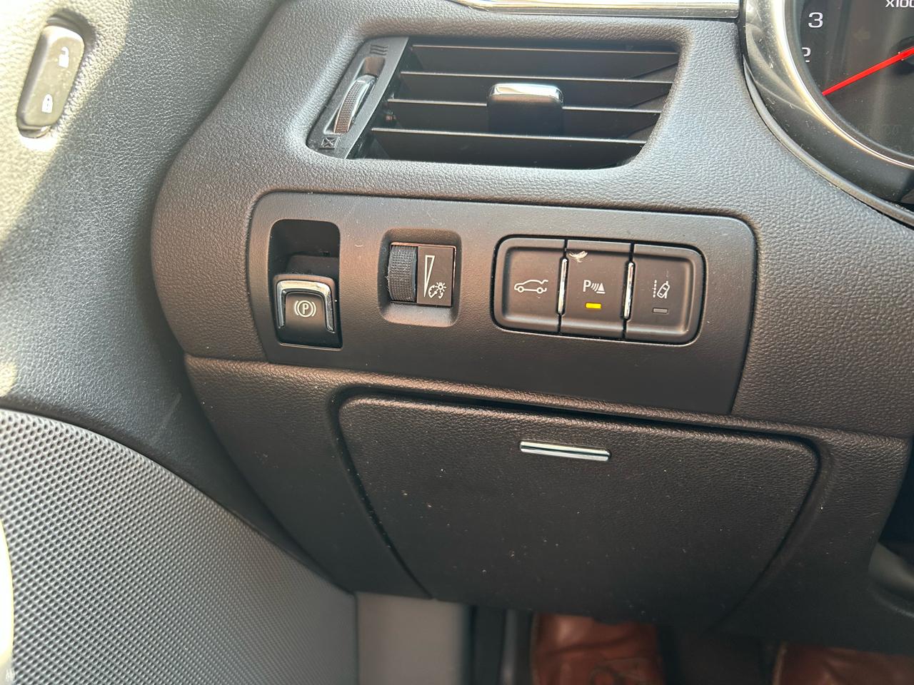 Chevrolet Impala 4dr Sdn Premier w/2LZ 2017