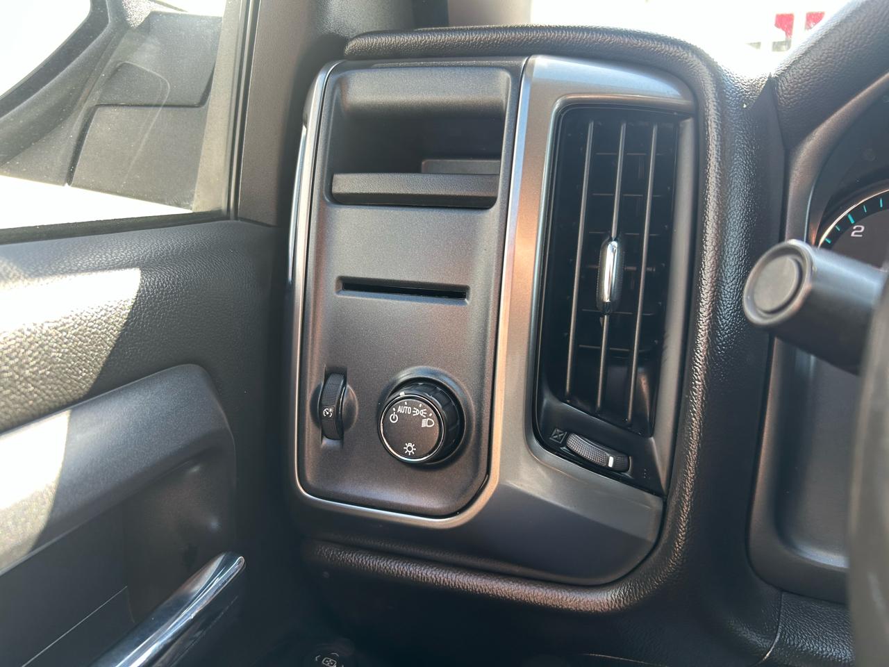 Chevrolet Silverado 1500 2WD Double Cab 143.5" LT w/1LT 2018