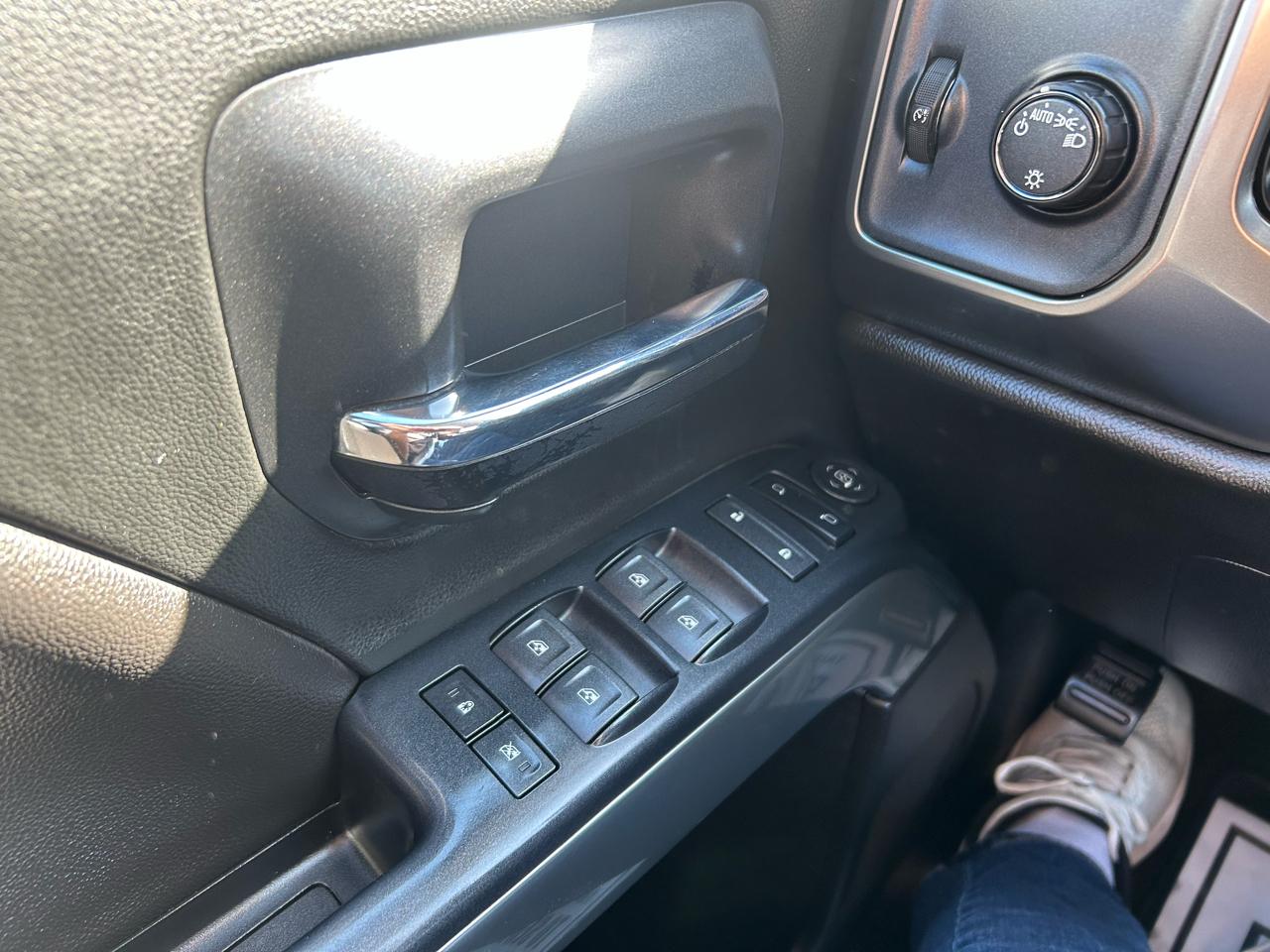 Chevrolet Silverado 1500 2WD Double Cab 143.5" LT w/1LT 2018