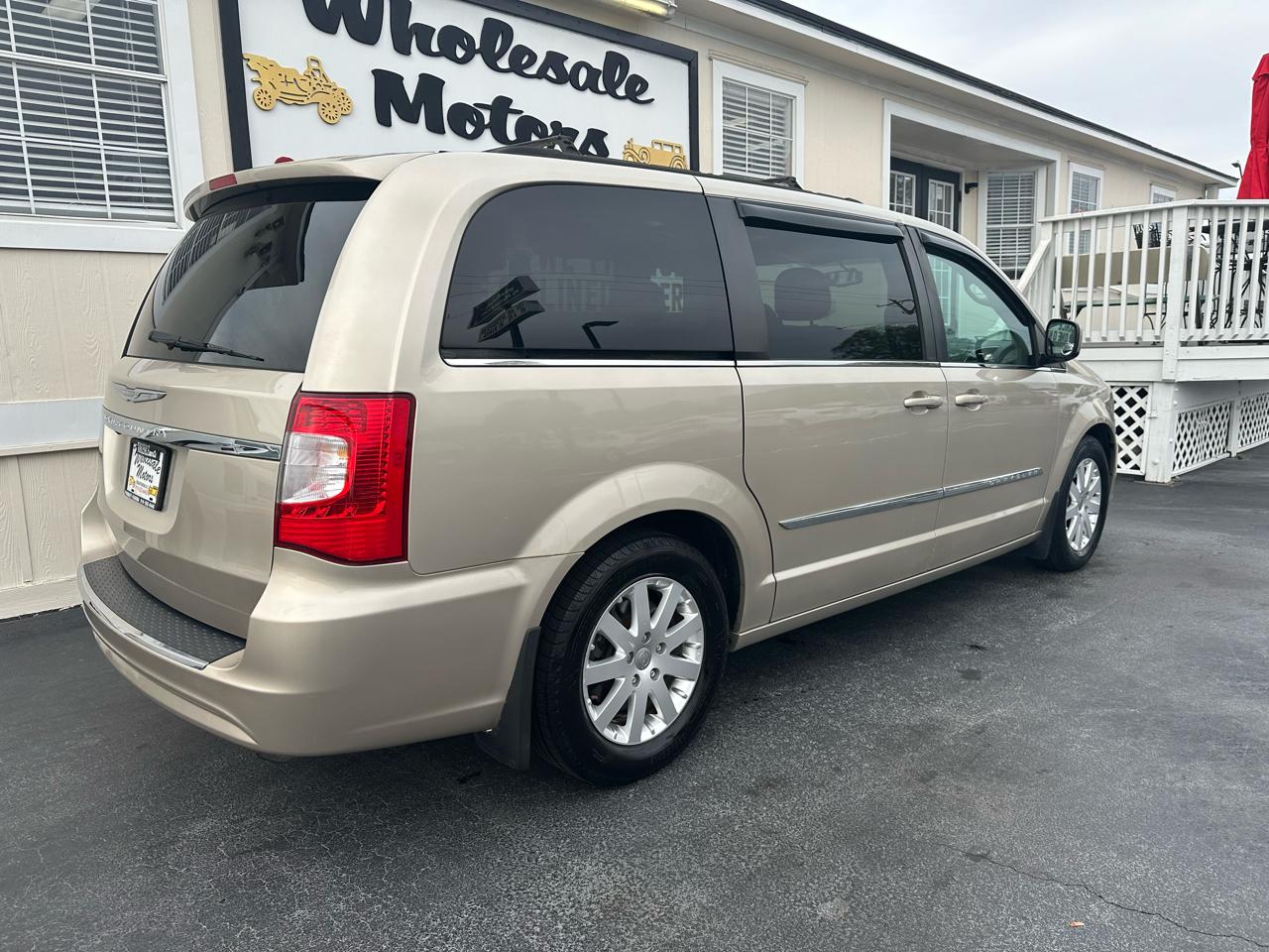 Chrysler Town & Country 4dr Wgn Touring 2013