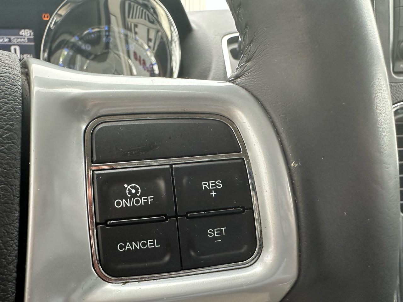 Chrysler Town & Country 4dr Wgn Touring 2013