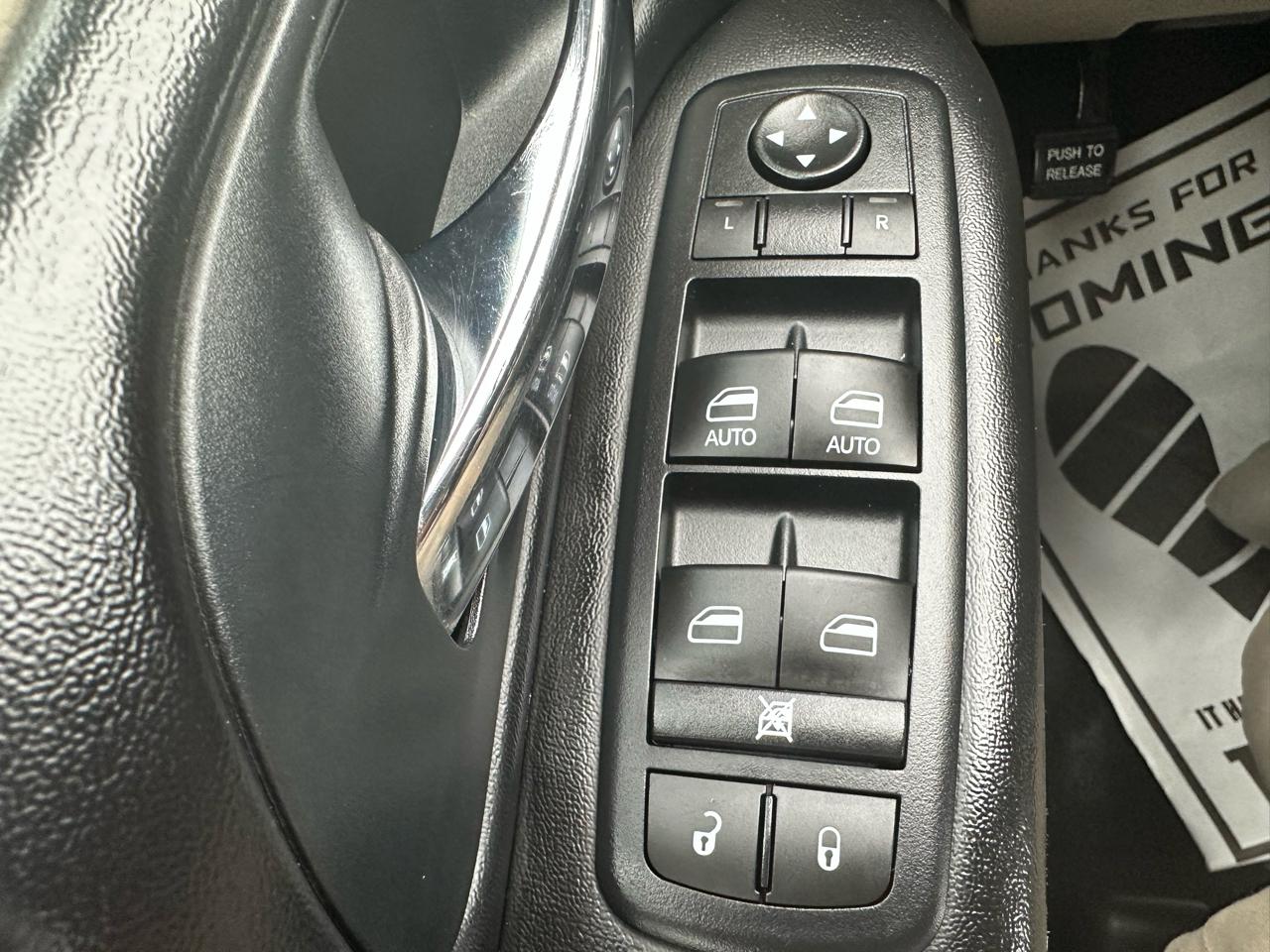 Chrysler Town & Country 4dr Wgn Touring 2013