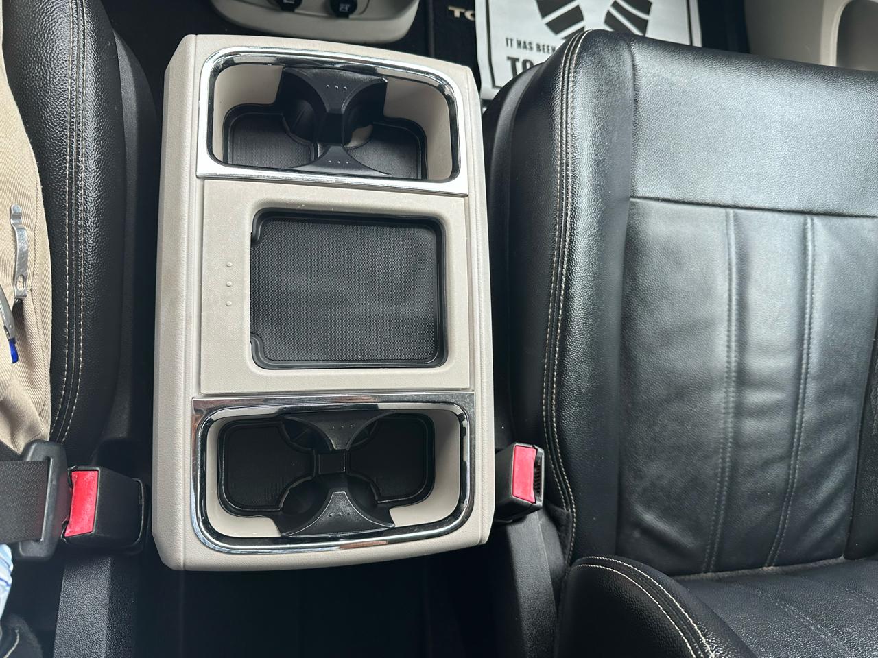 Chrysler Town & Country 4dr Wgn Touring 2013