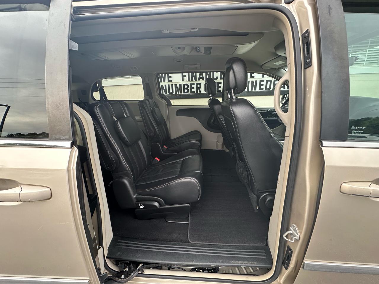 Chrysler Town & Country 4dr Wgn Touring 2013