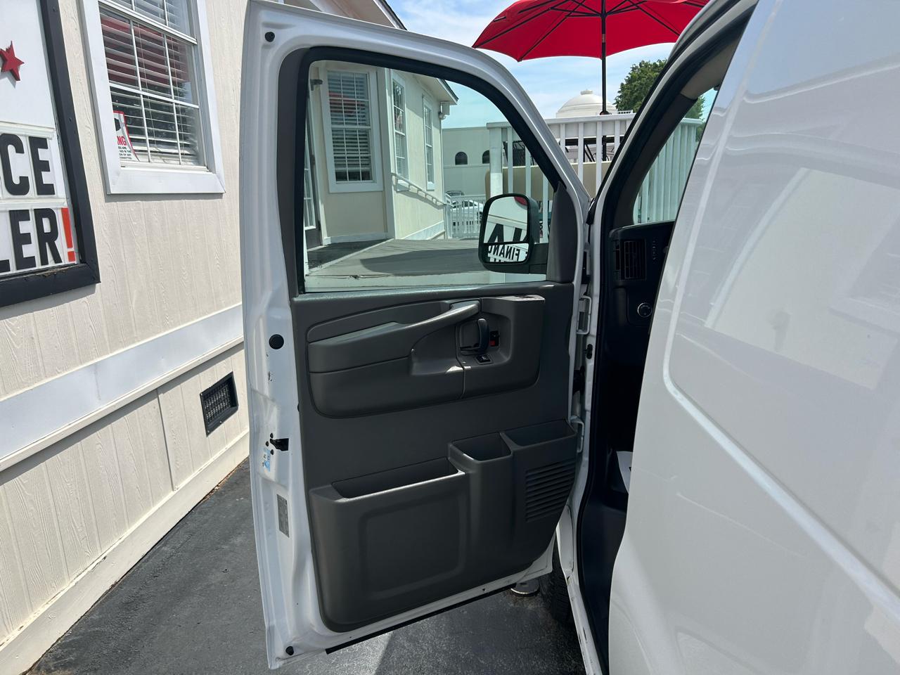 Chevrolet Express Cargo Van RWD 2500 135" 2015