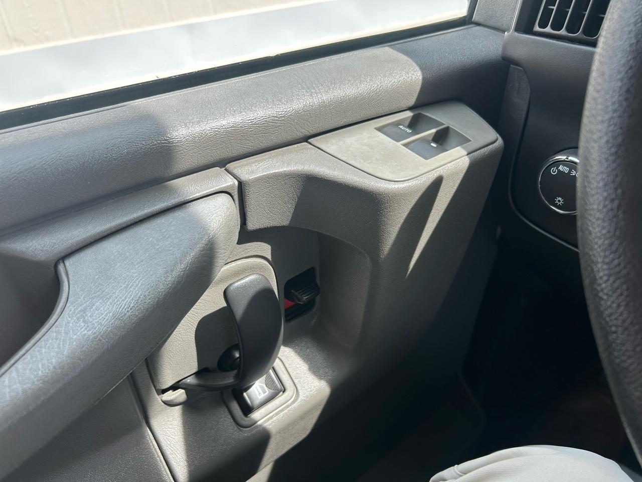 Chevrolet Express Cargo Van RWD 2500 135" 2015