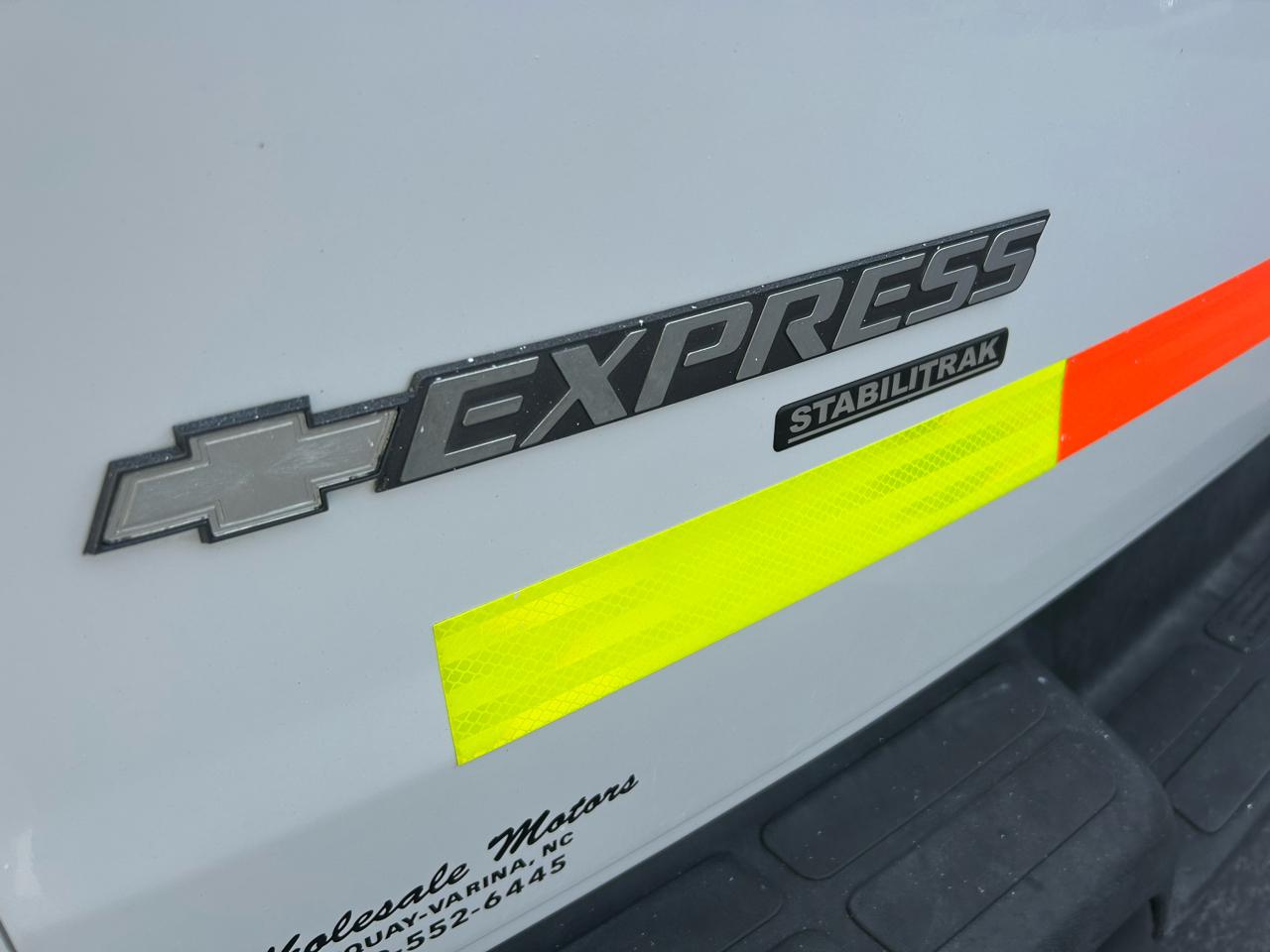 Chevrolet Express Cargo Van RWD 2500 135" 2015