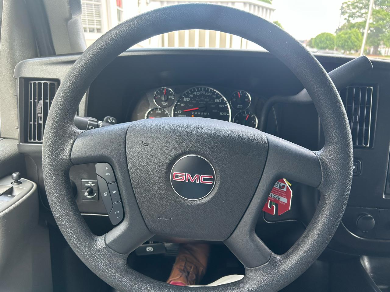 GMC Savana Cargo Van RWD 2500 135" 2024