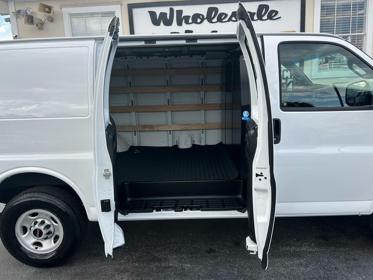 GMC Savana Cargo Van RWD 2500 135" 2024