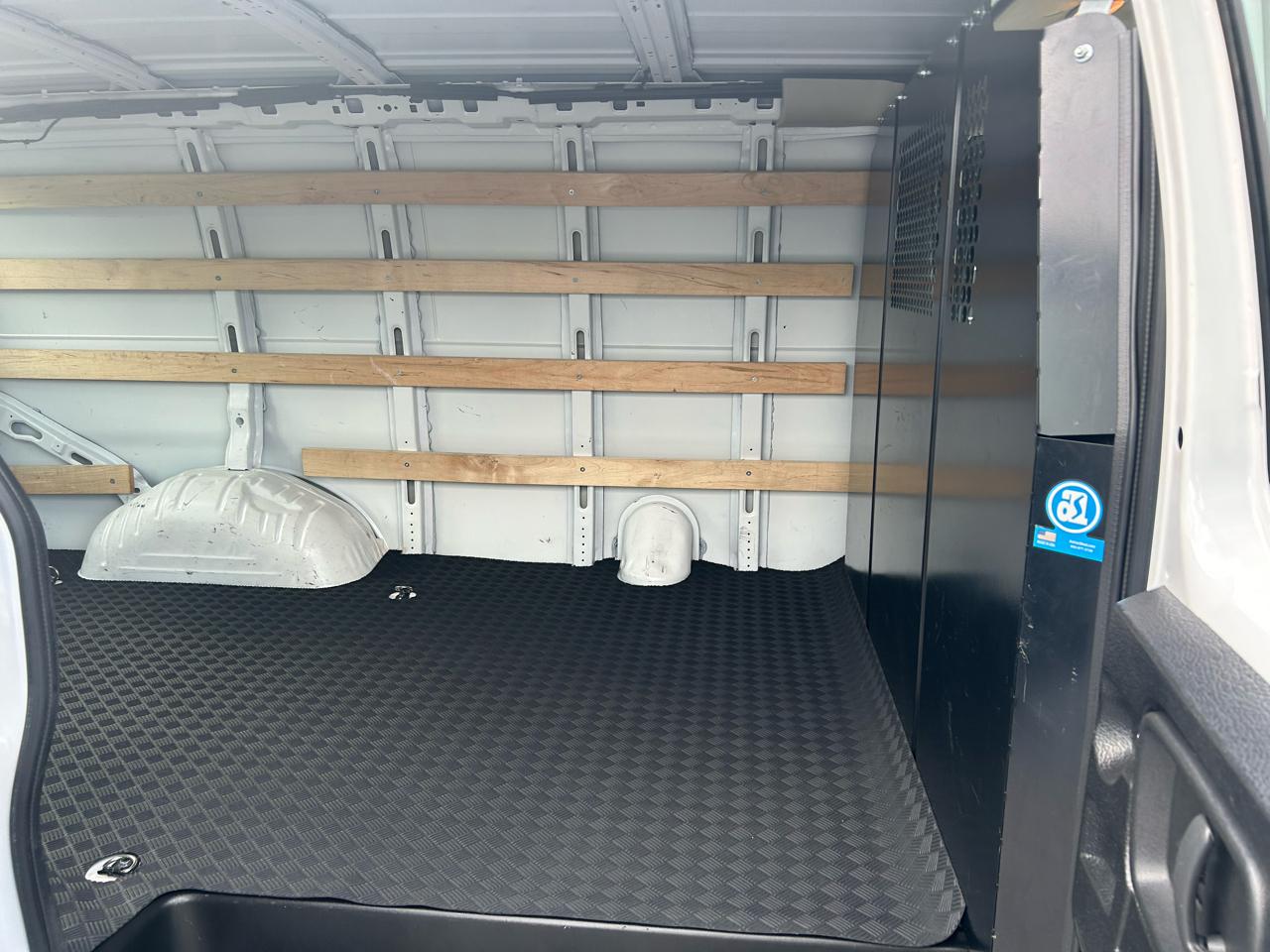 GMC Savana Cargo Van RWD 2500 135" 2024