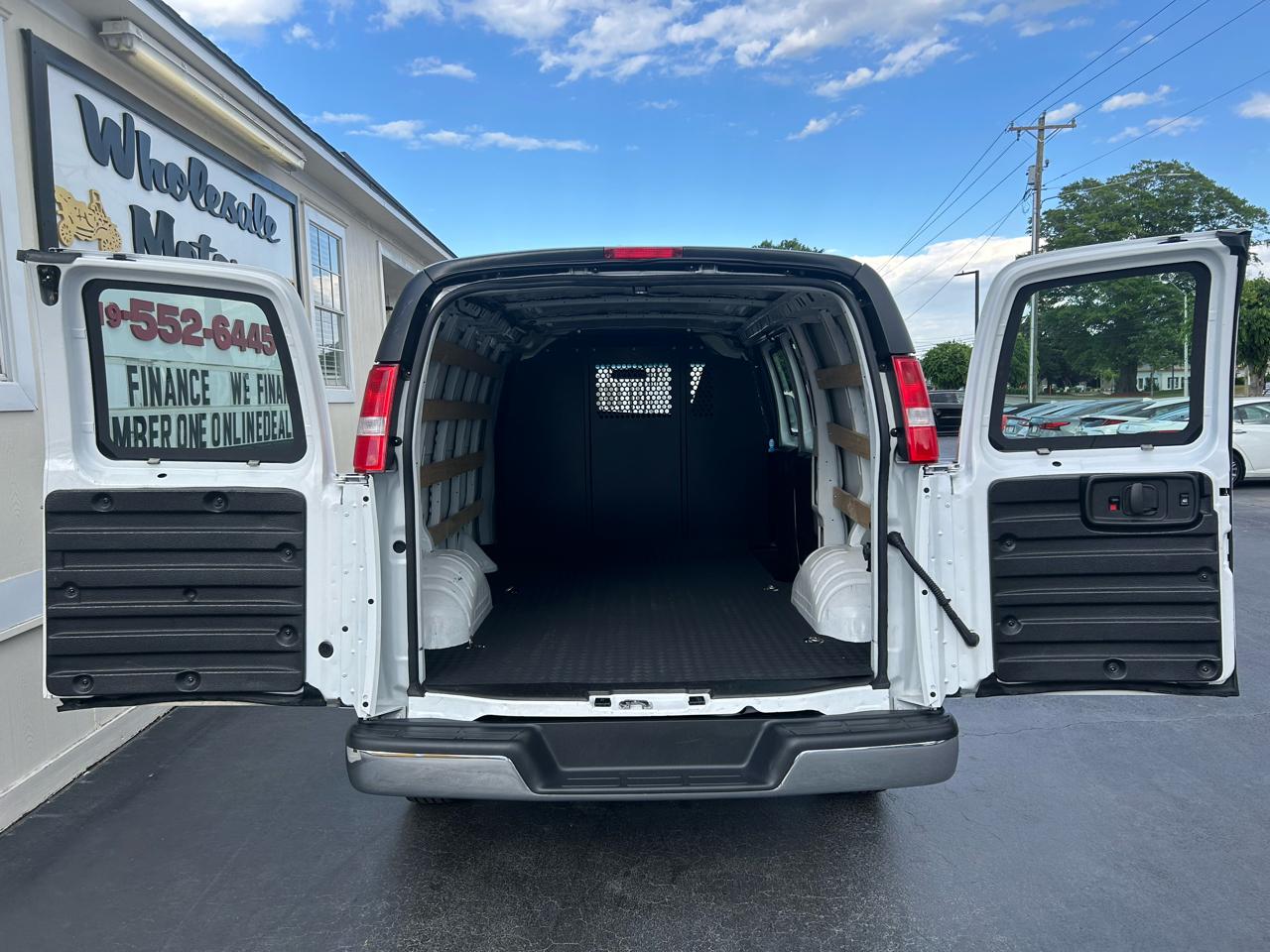 GMC Savana Cargo Van RWD 2500 135" 2024