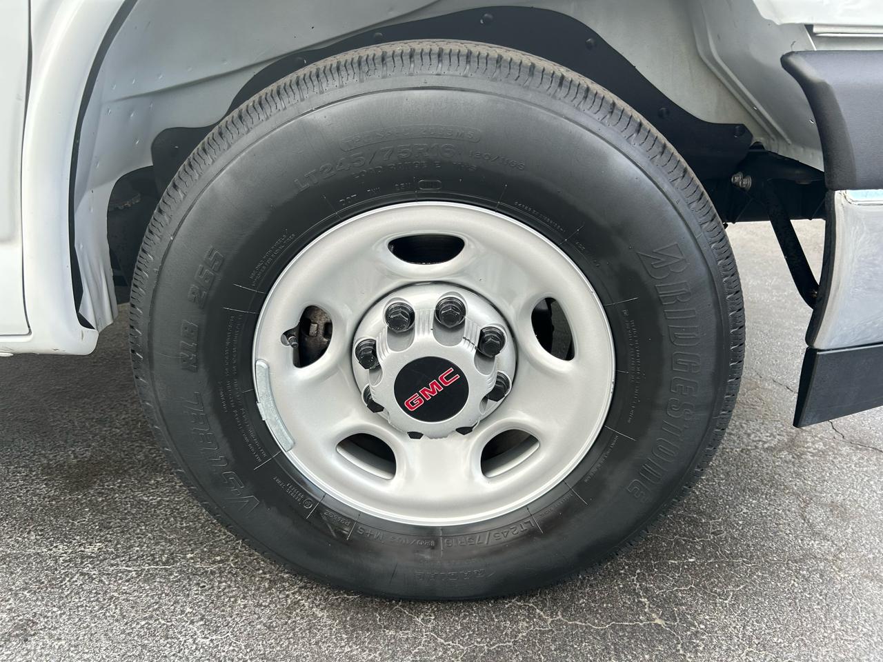 GMC Savana Cargo Van RWD 2500 135" 2024