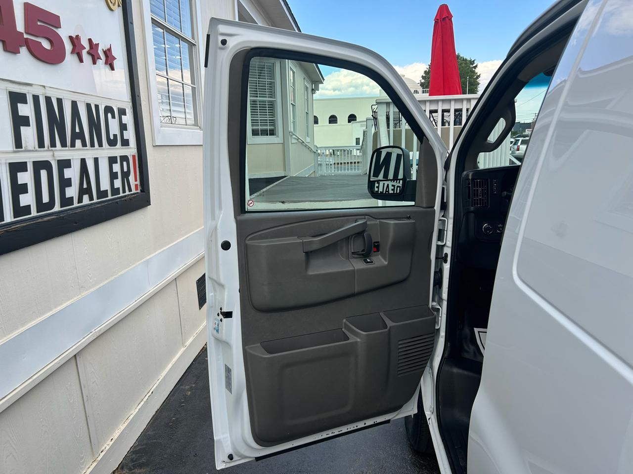 GMC Savana Cargo Van RWD 2500 135" 2024