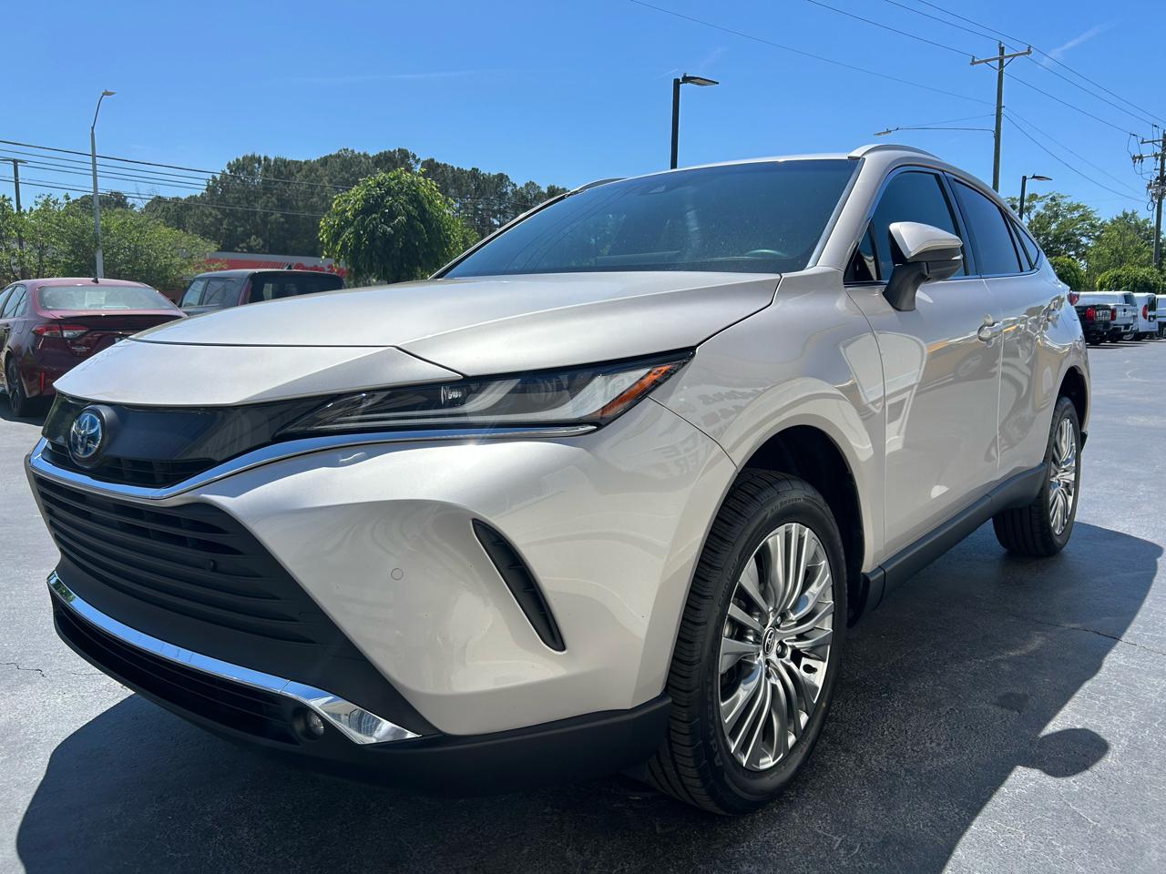 Toyota Venza XLE 2023