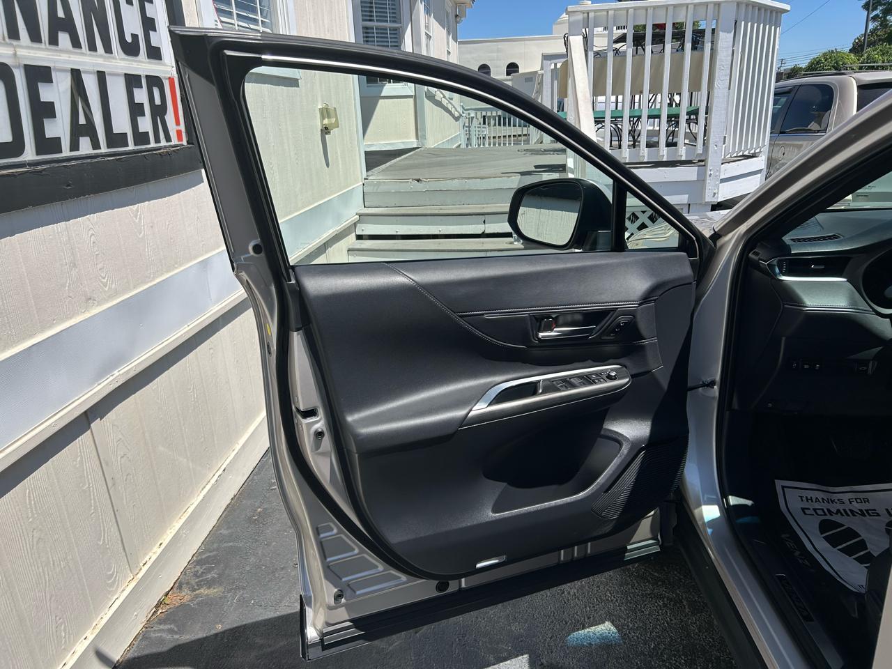 Toyota Venza XLE 2023