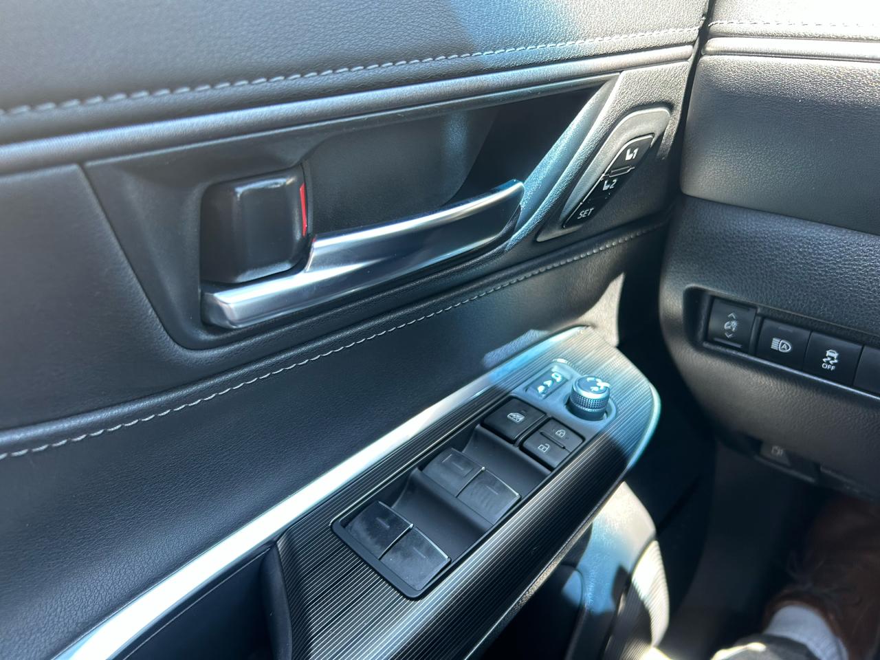 Toyota Venza XLE 2023