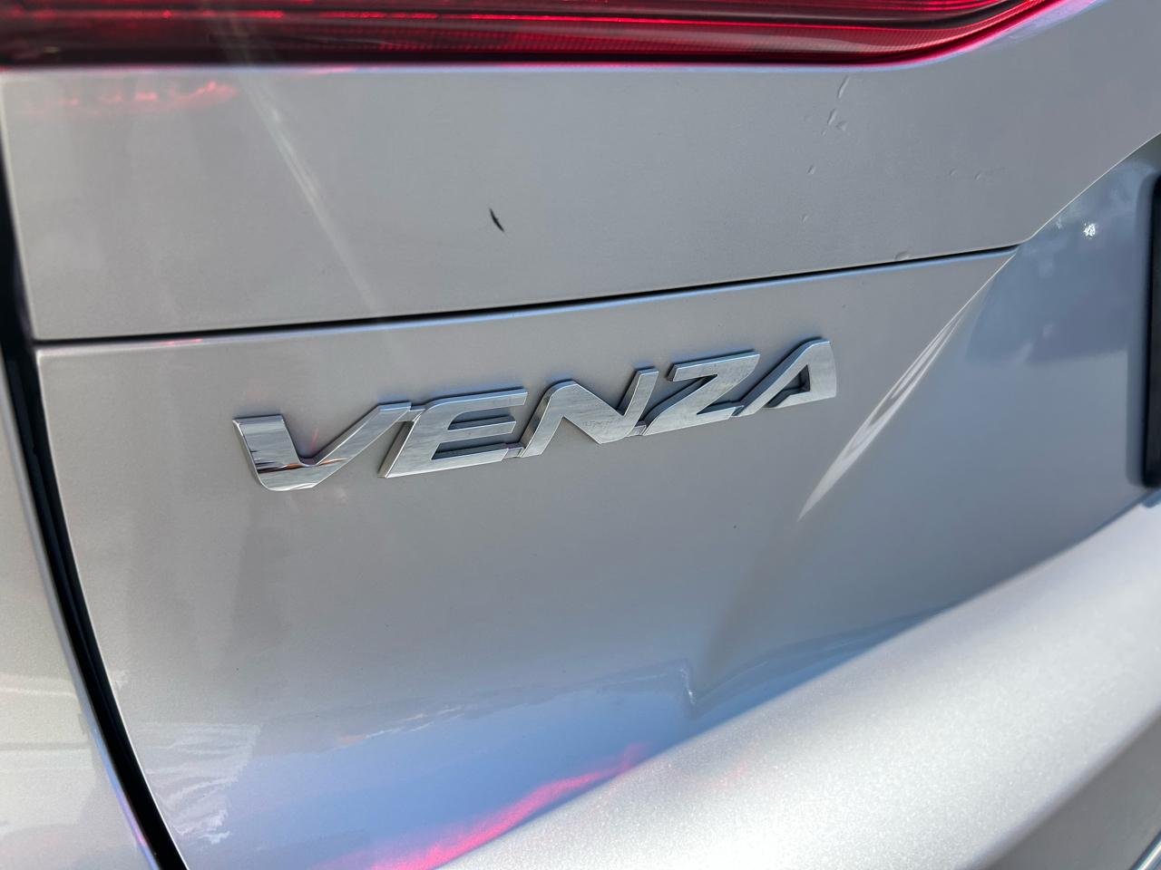 Toyota Venza XLE 2023