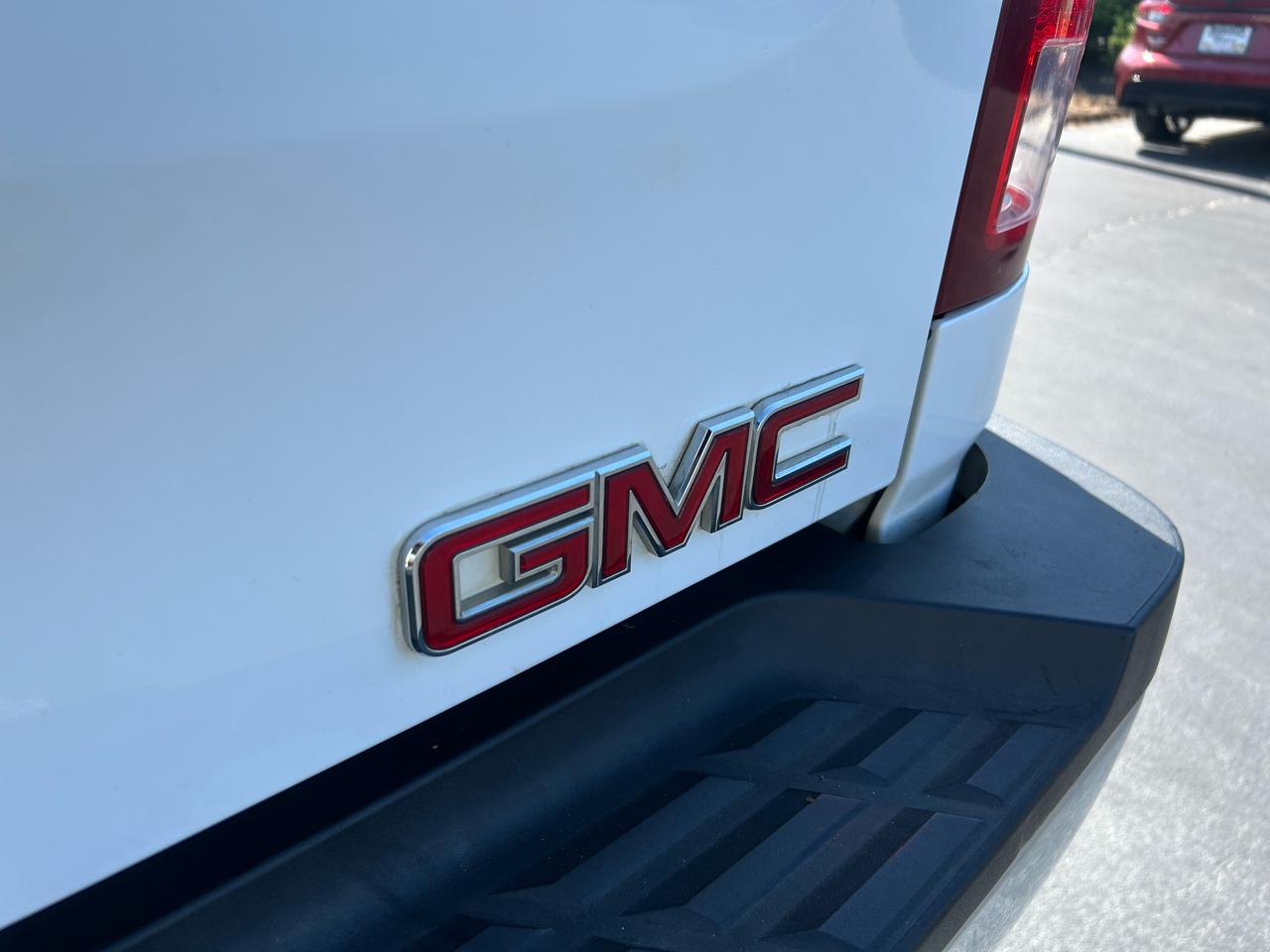 GMC Sierra 2500HD 2WD Reg Cab 133.7" SLE 2013