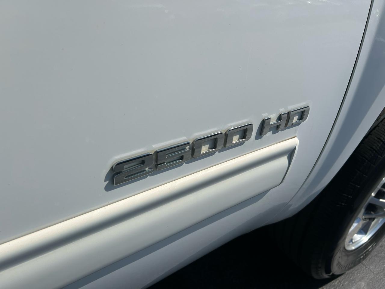 GMC Sierra 2500HD 2WD Reg Cab 133.7" SLE 2013