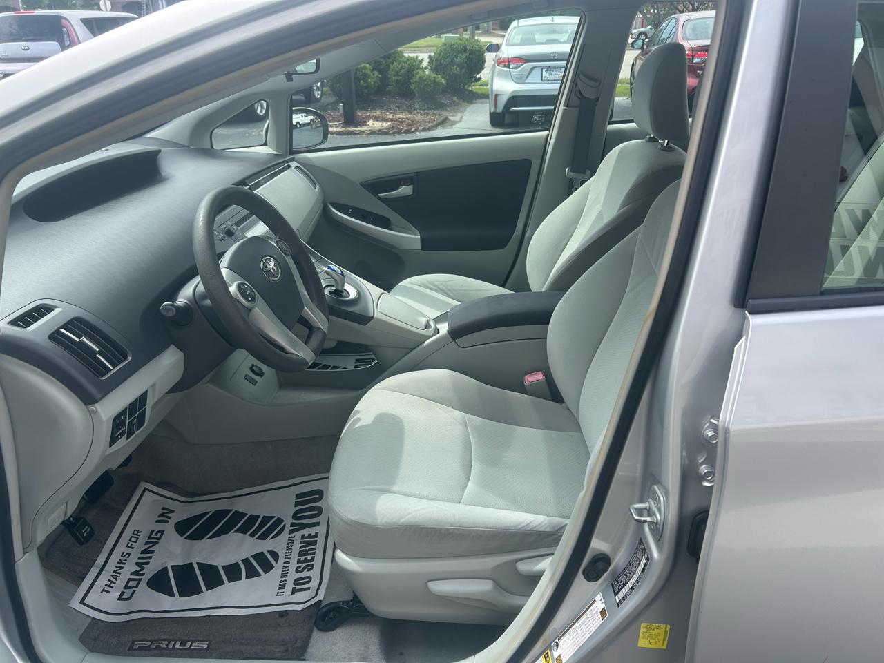 Toyota Prius 5dr HB III (Natl) 2011