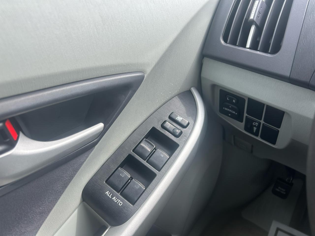 Toyota Prius 5dr HB III (Natl) 2011