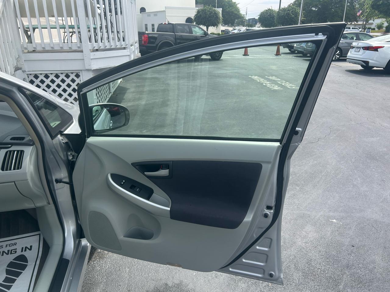 Toyota Prius 5dr HB III (Natl) 2011
