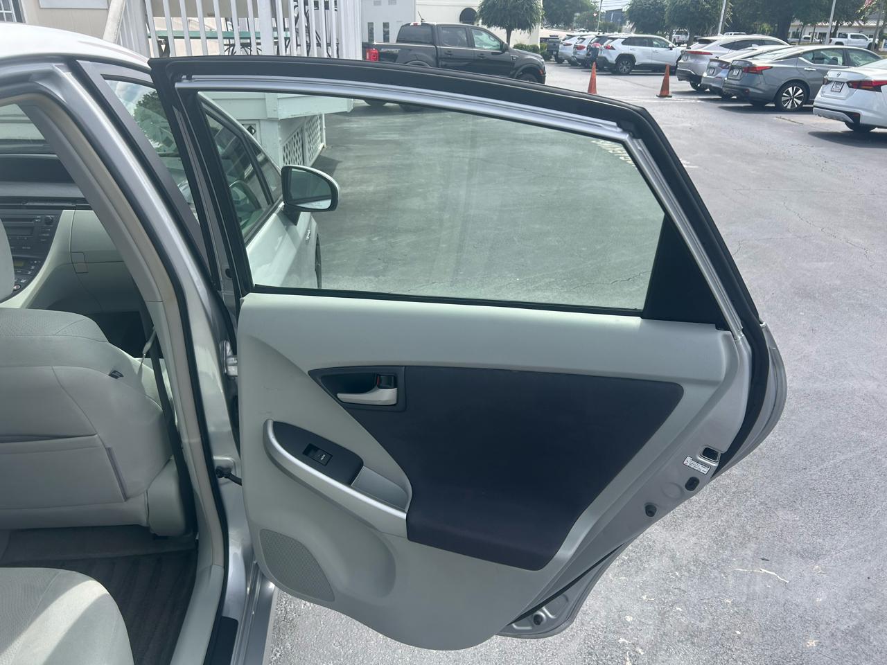Toyota Prius 5dr HB III (Natl) 2011