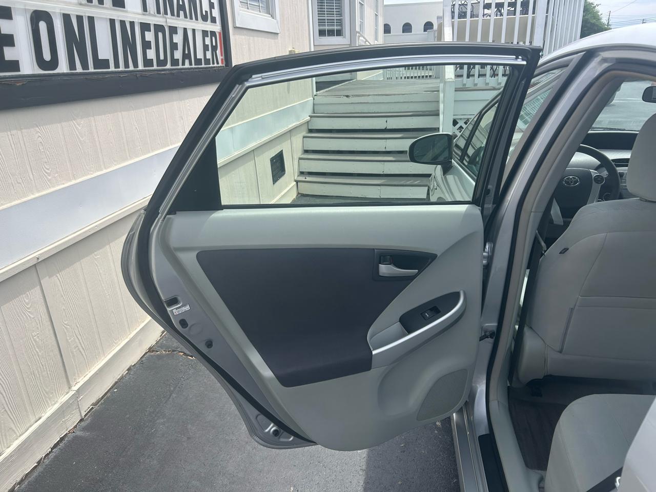Toyota Prius 5dr HB III (Natl) 2011