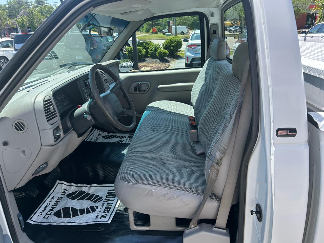 GMC Sierra 1500 Special Reg Cab 131.5" WB 1998