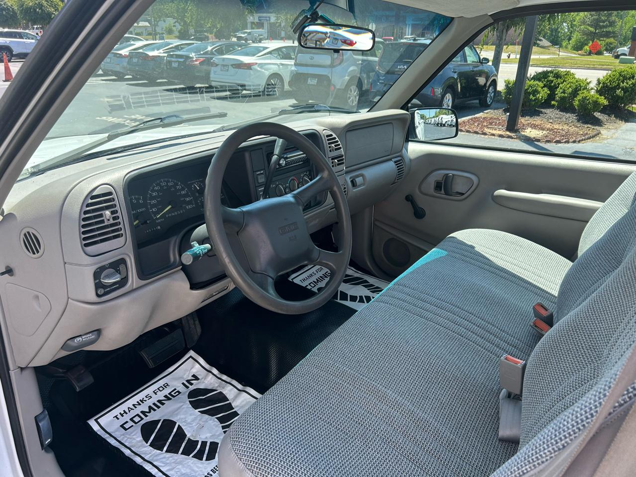 GMC Sierra 1500 Special Reg Cab 131.5" WB 1998