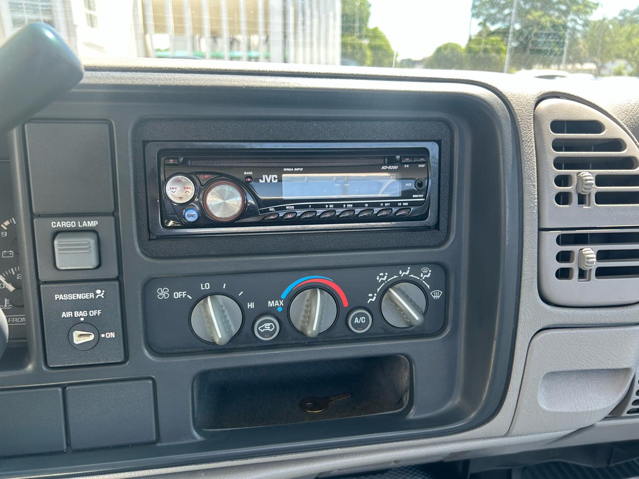 GMC Sierra 1500 Special Reg Cab 131.5" WB 1998