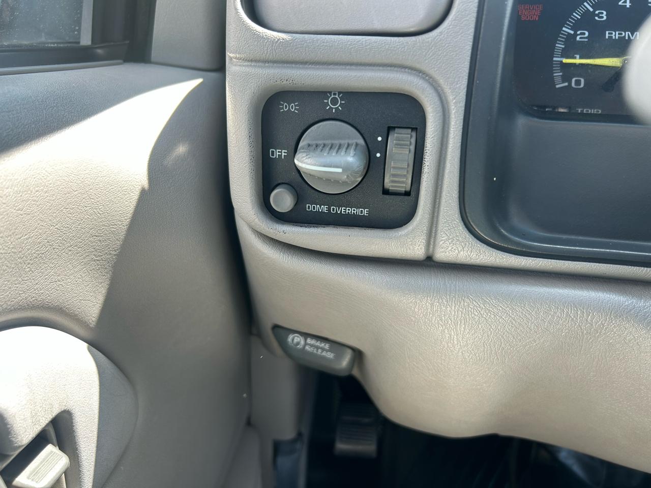 GMC Sierra 1500 Special Reg Cab 131.5" WB 1998
