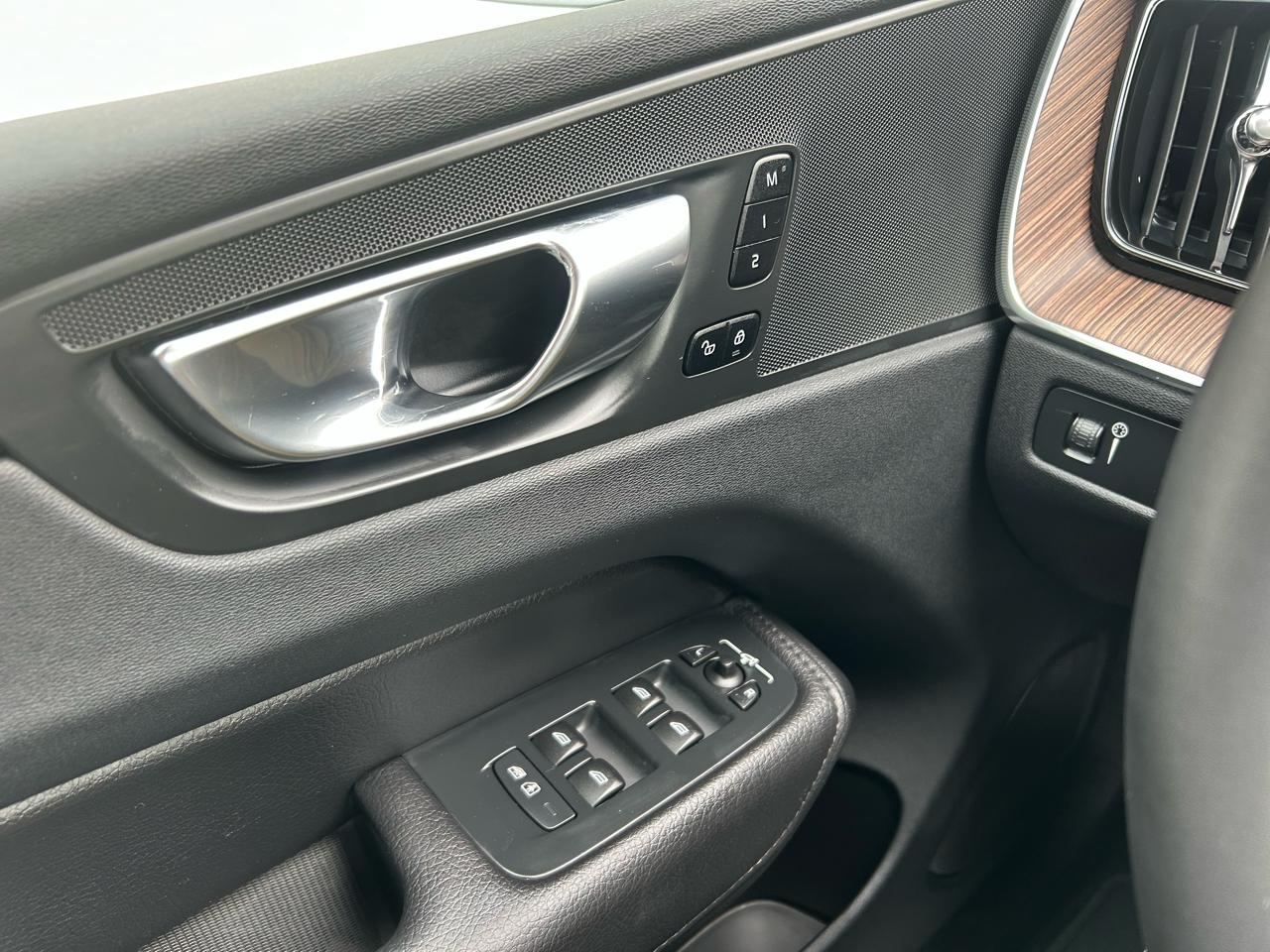 Volvo XC60 B5 AWD Momentum 2022