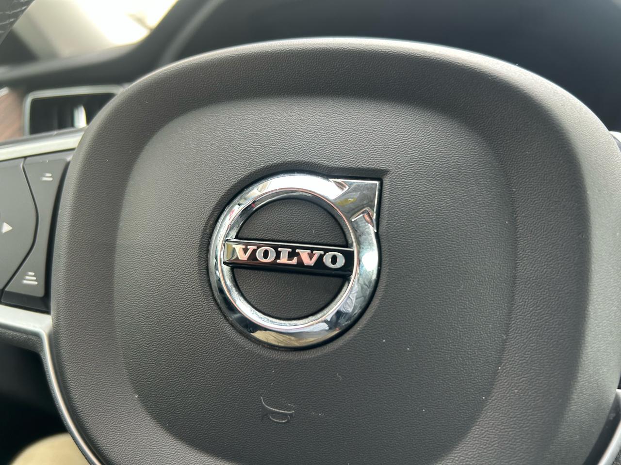 Volvo XC60 B5 AWD Momentum 2022