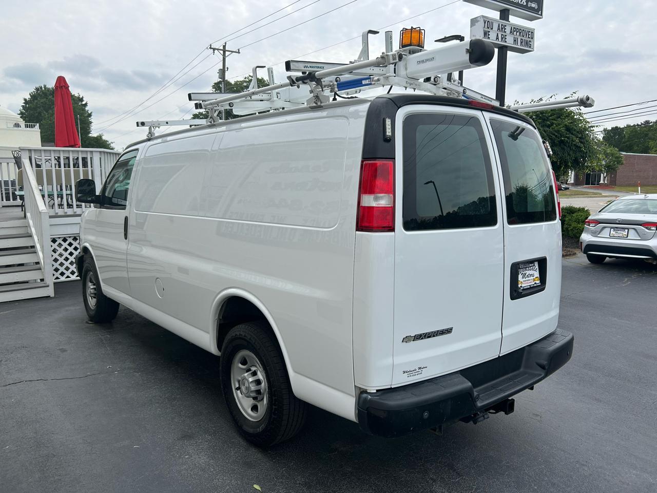 Chevrolet Express Cargo Van RWD 2500 135" 2019