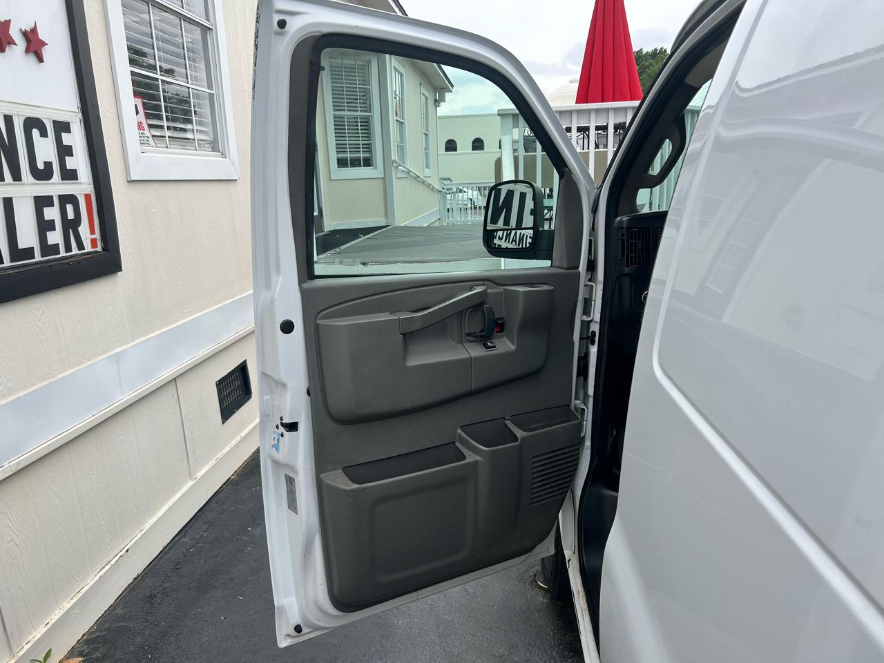 Chevrolet Express Cargo Van RWD 2500 135" 2019