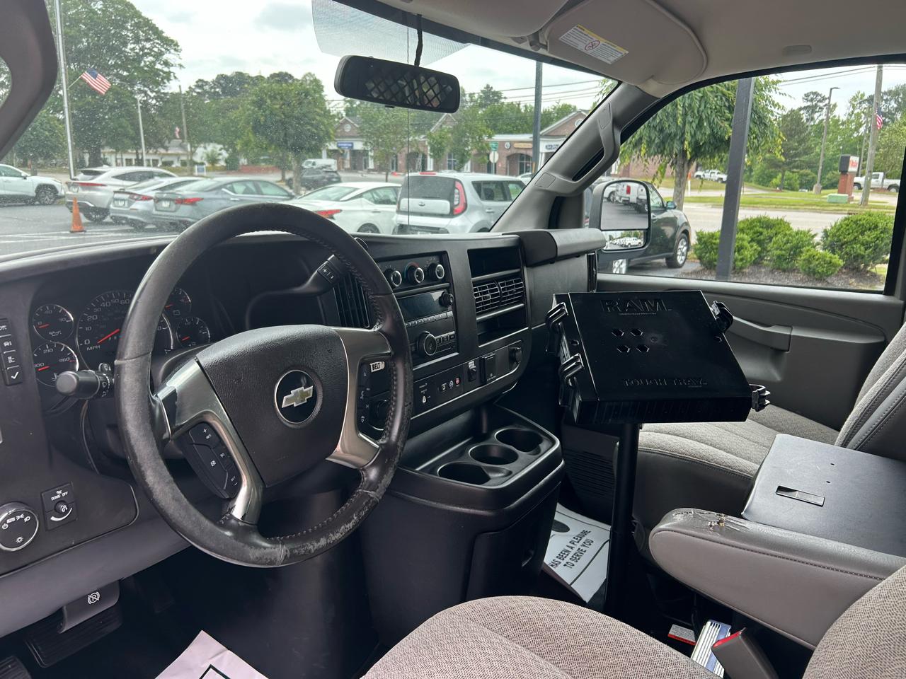 Chevrolet Express Cargo Van RWD 2500 135" 2019
