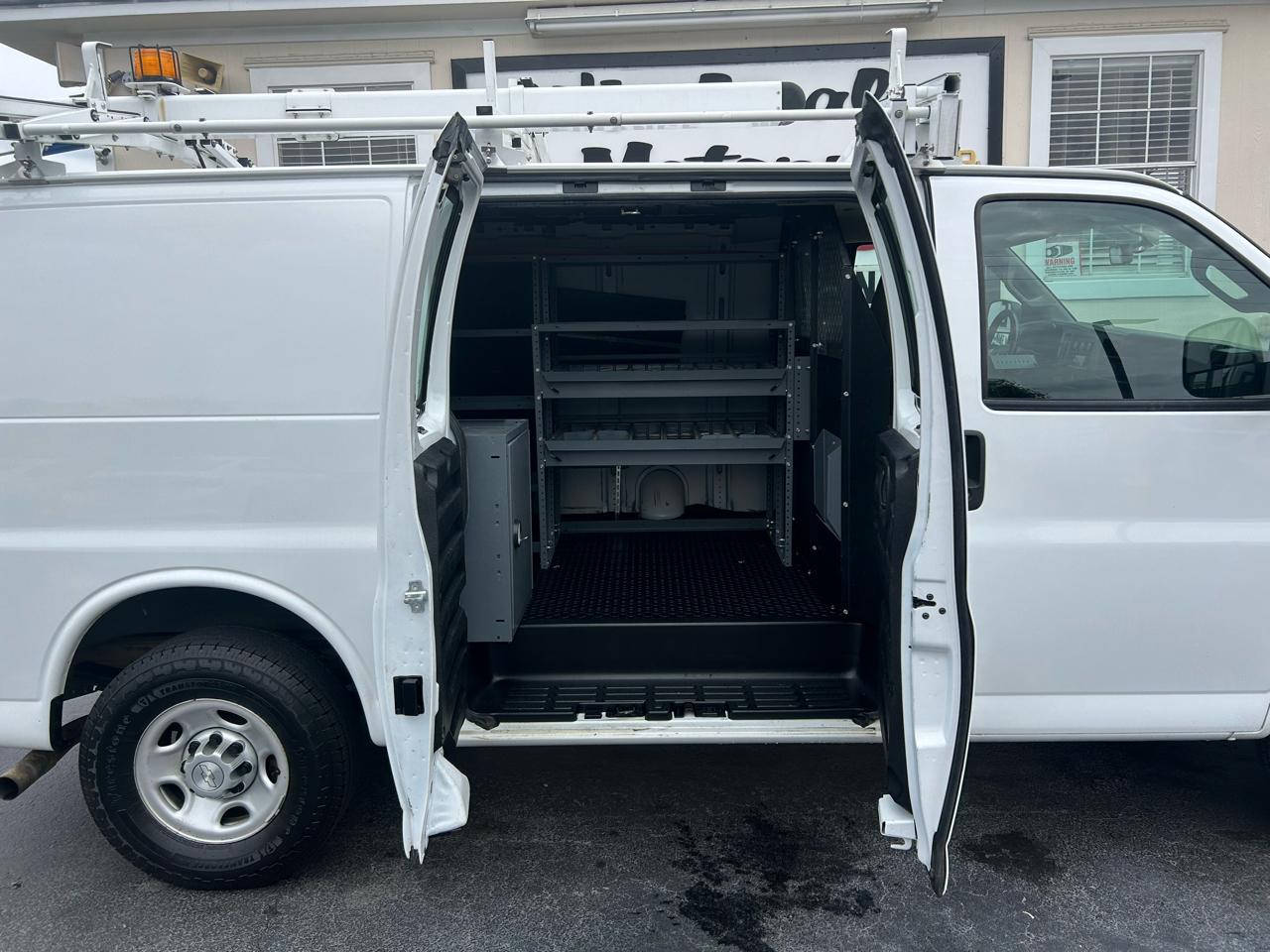 Chevrolet Express Cargo Van RWD 2500 135" 2019