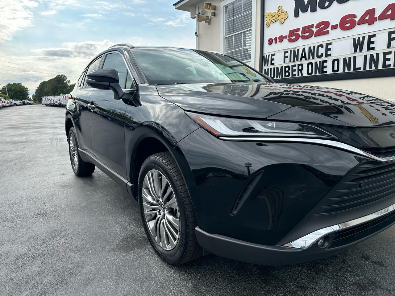 Toyota Venza Nightshade AWD (Natl) 2024