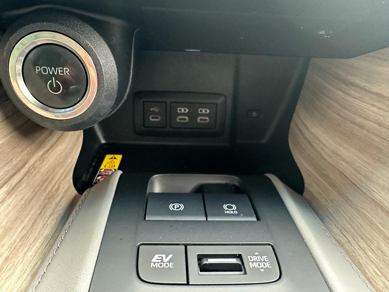 Toyota Venza Nightshade AWD (Natl) 2024