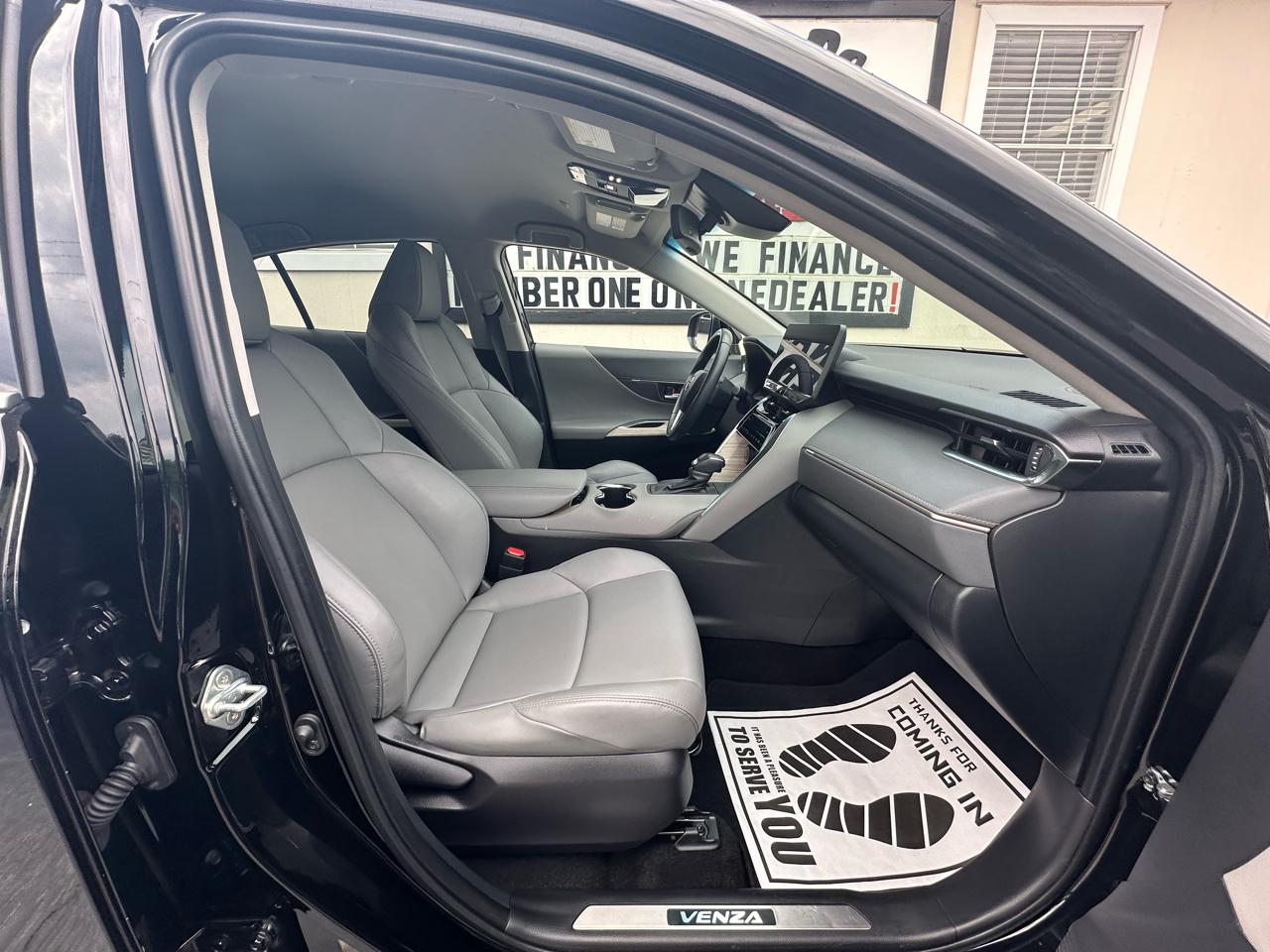 Toyota Venza Nightshade AWD (Natl) 2024