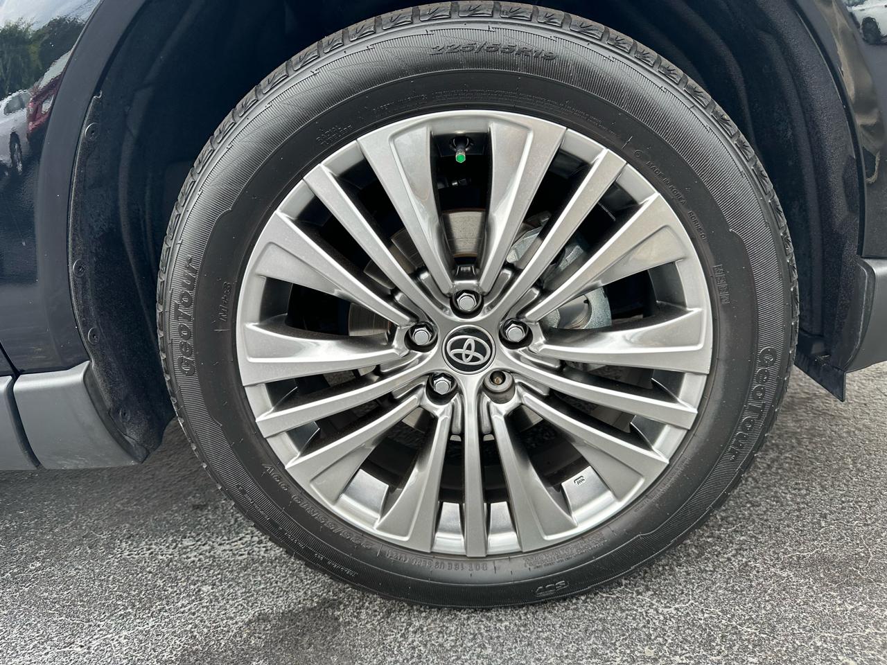 Toyota Venza Nightshade AWD (Natl) 2024